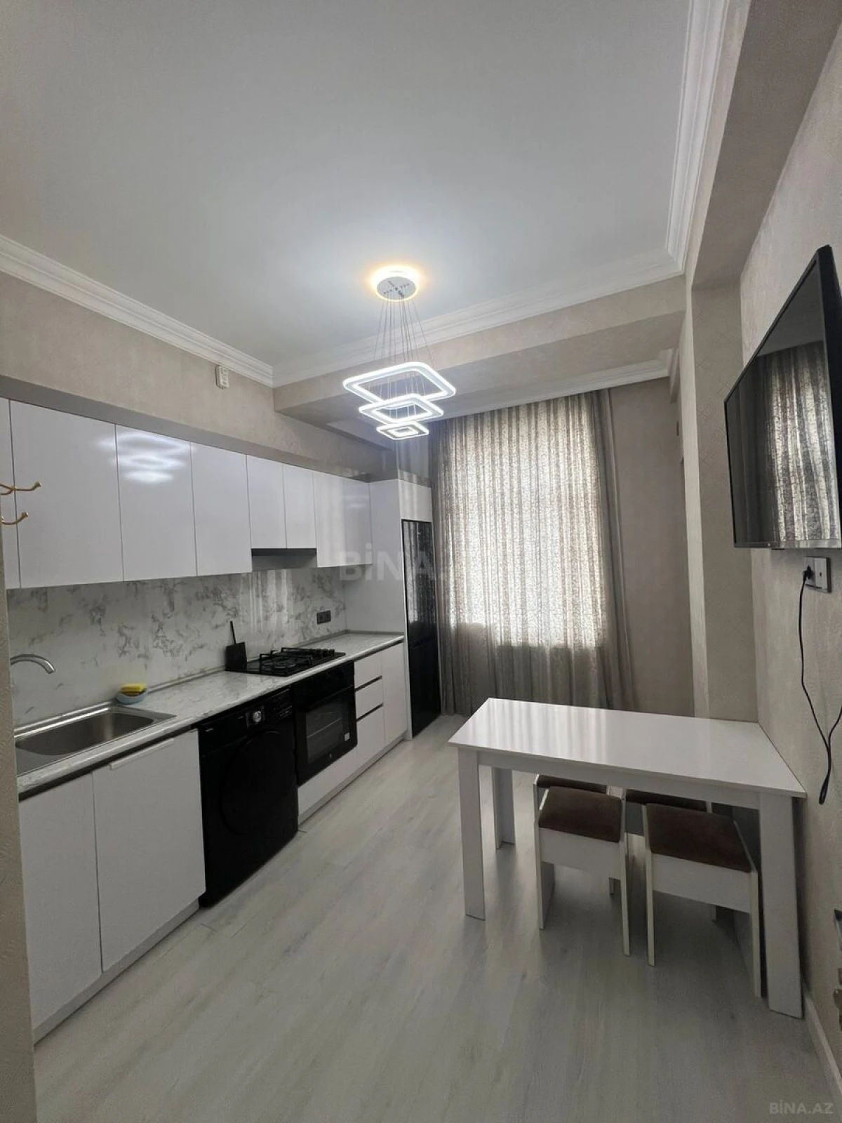 Kirayə verilir 2 otaqlı mənzil 75 m²