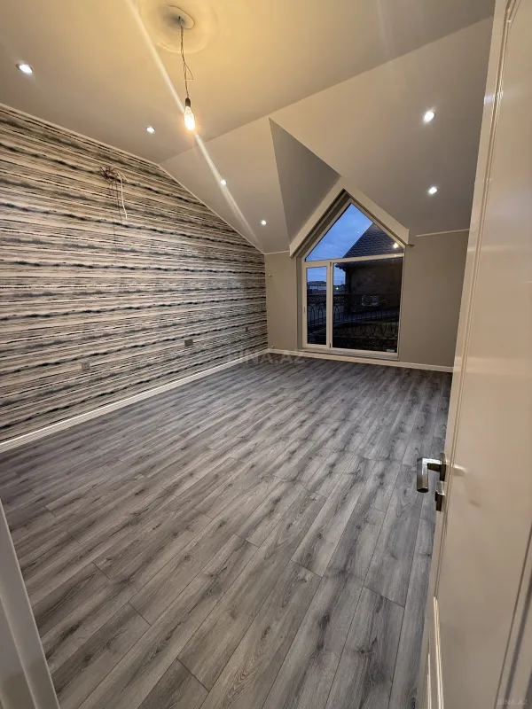 Satılır 5 otaqlı həyət evi 340 m²