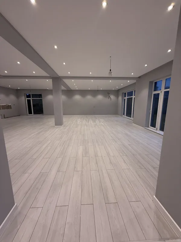 Satılır 5 otaqlı həyət evi 340 m²