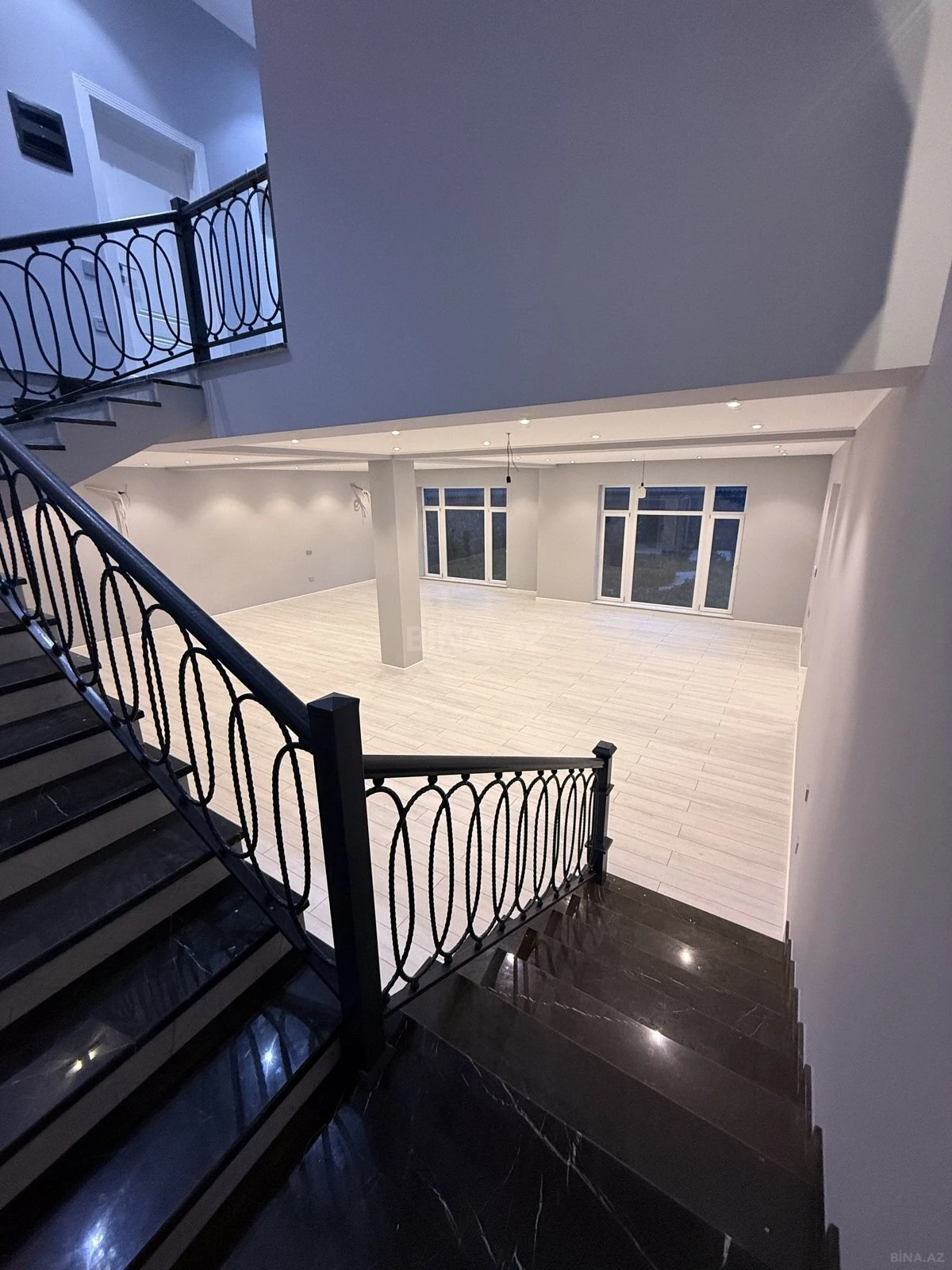 Satılır 5 otaqlı həyət evi 340 m²