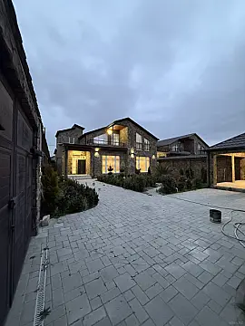 Satılır 5 otaqlı həyət evi 340 m²