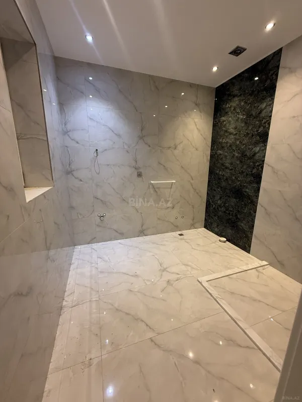 Satılır 5 otaqlı həyət evi 340 m²