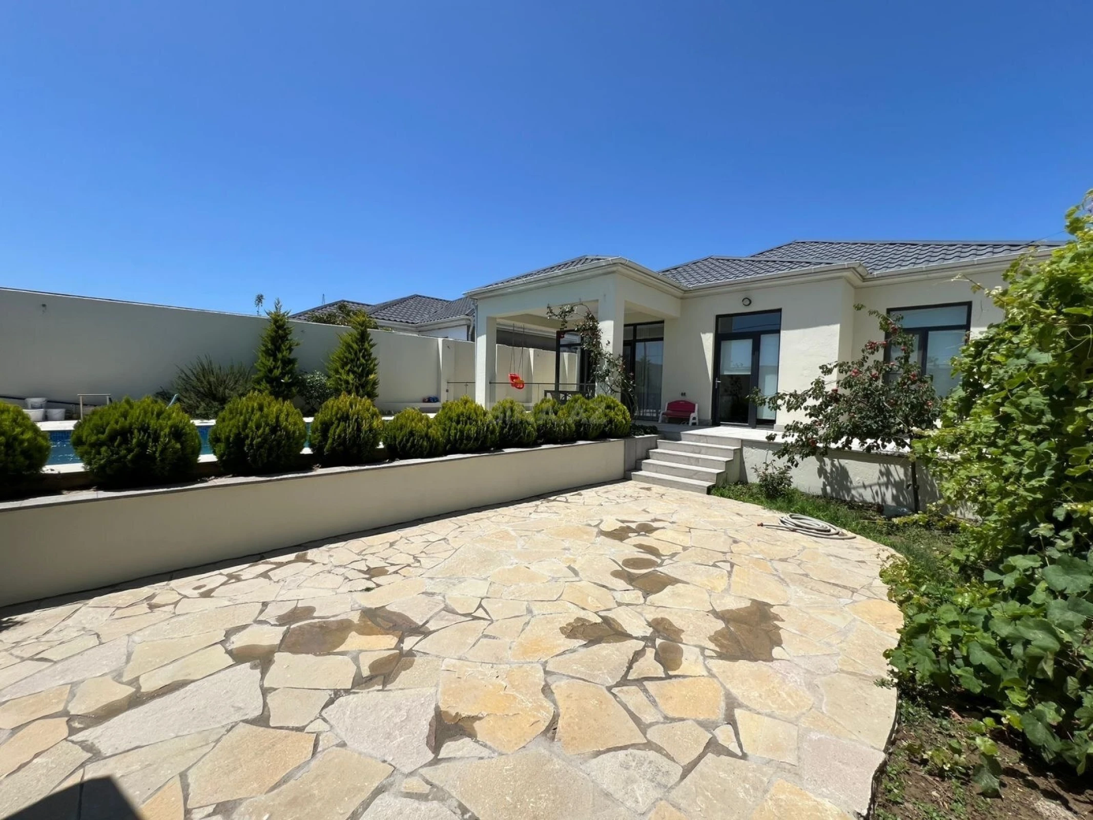 Satılır 3 otaqlı həyət evi 100 m²