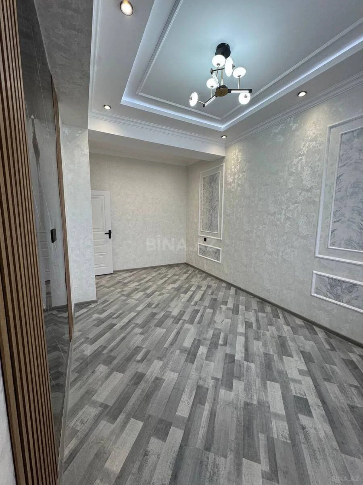 Satılır 2 otaqlı mənzil 63 m²