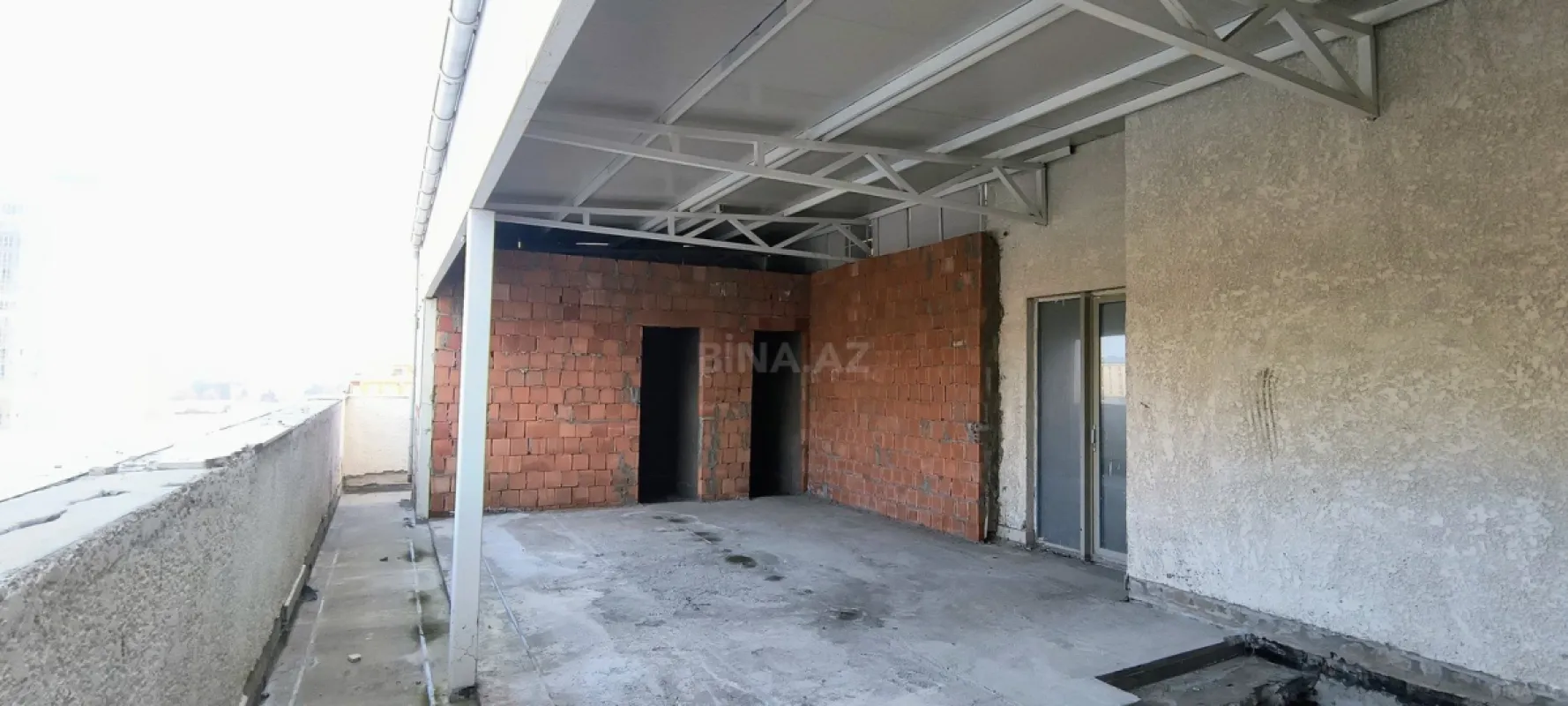 Satılır 8 otaqlı mənzil 600 m²