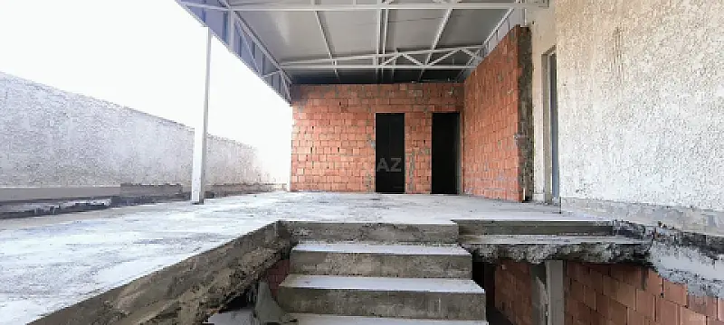 Satılır 8 otaqlı mənzil 600 m²