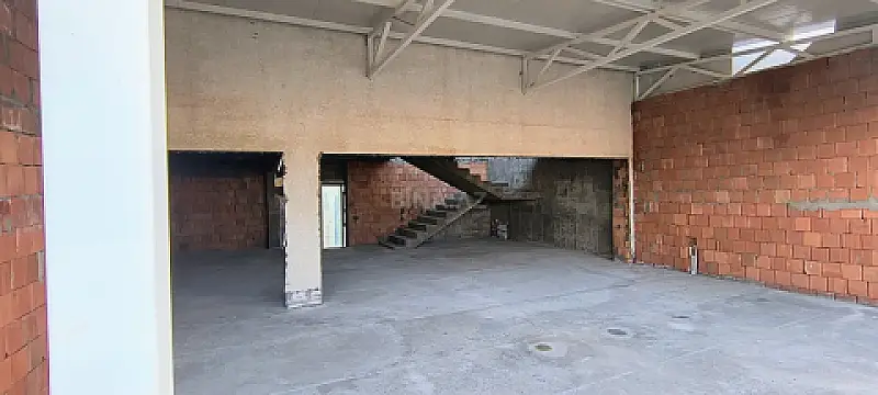 Satılır 8 otaqlı mənzil 600 m²