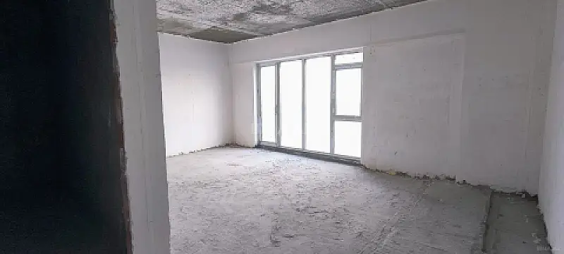 Satılır 8 otaqlı mənzil 600 m²