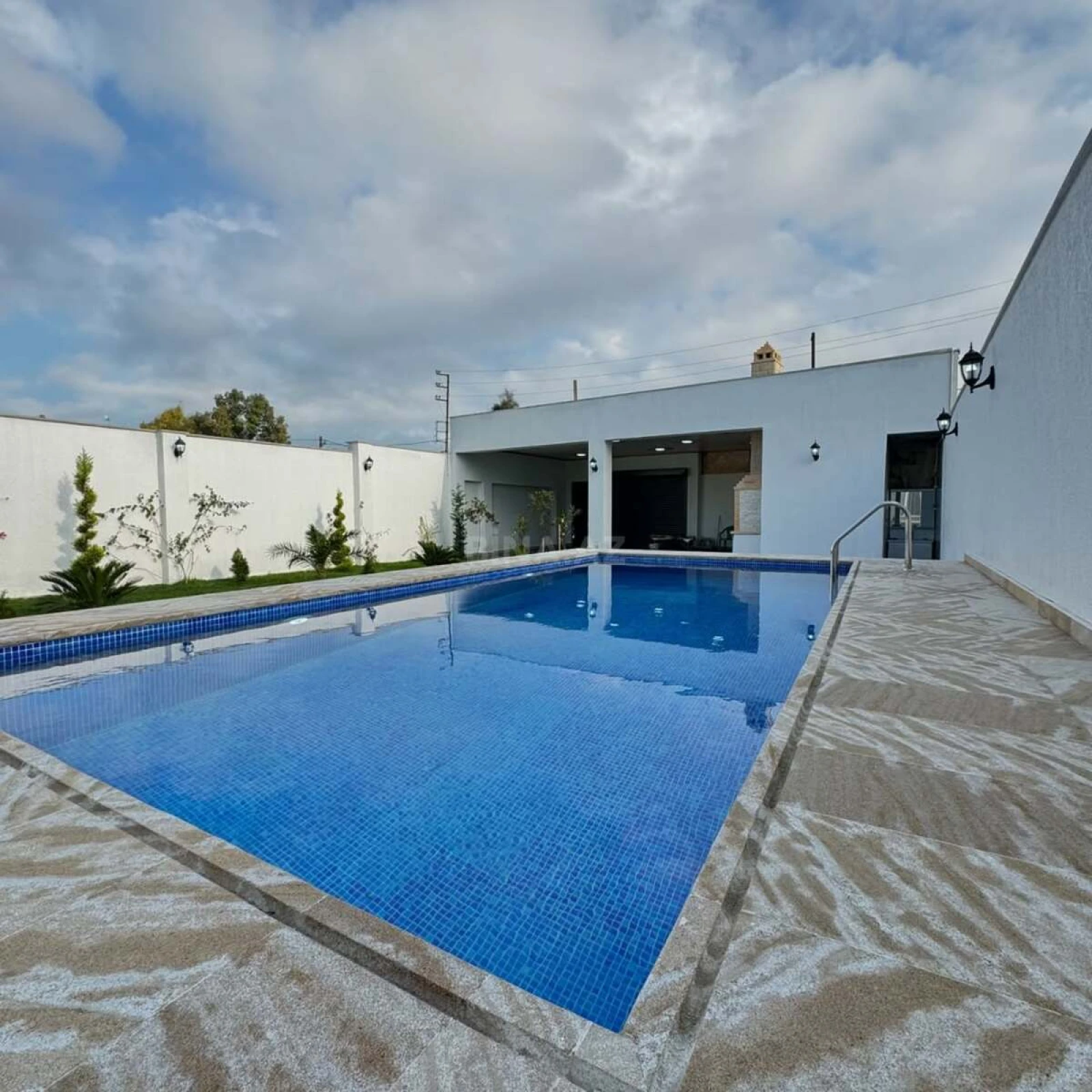 Satılır 4 otaqlı həyət evi 170 m²