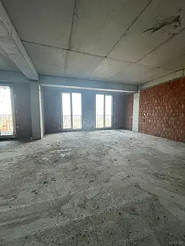 Satılır 4 otaqlı mənzil 175 m²
