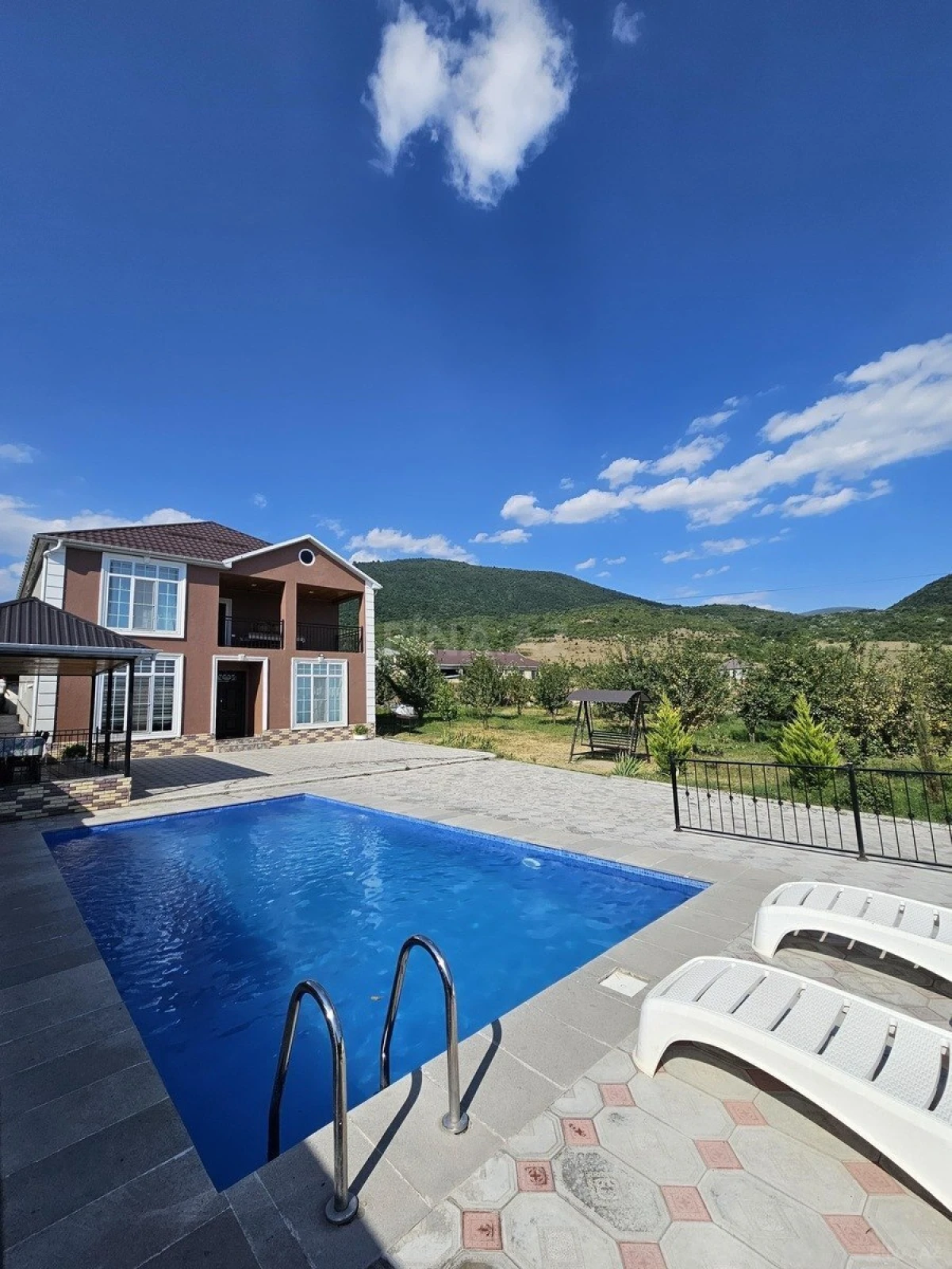 Kirayə verilir 5 otaqlı həyət evi 300 m²