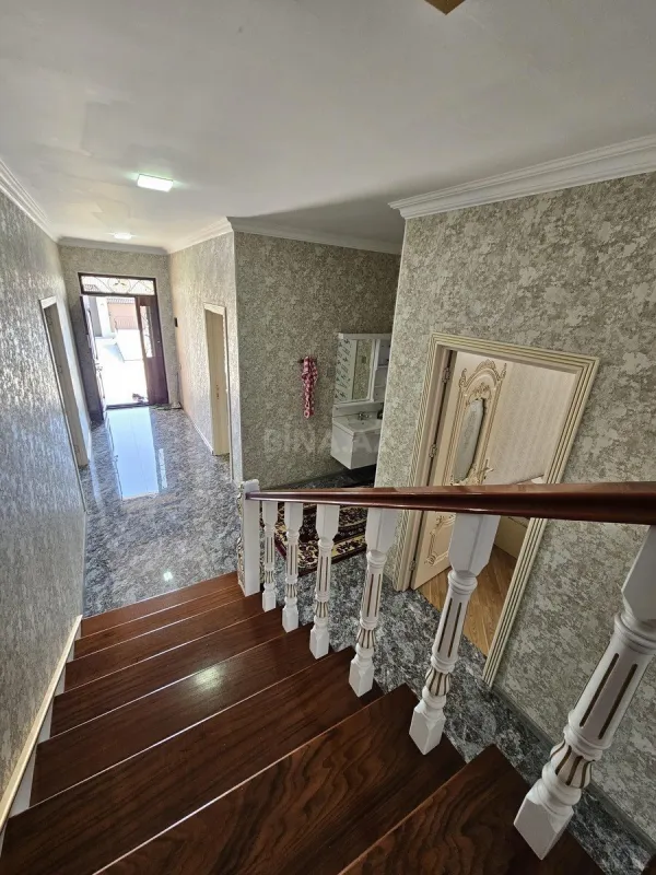 Kirayə verilir 5 otaqlı həyət evi 300 m²