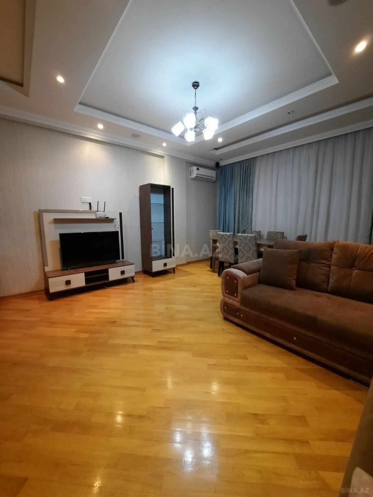 Kirayə verilir 2 otaqlı mənzil 90 m²
