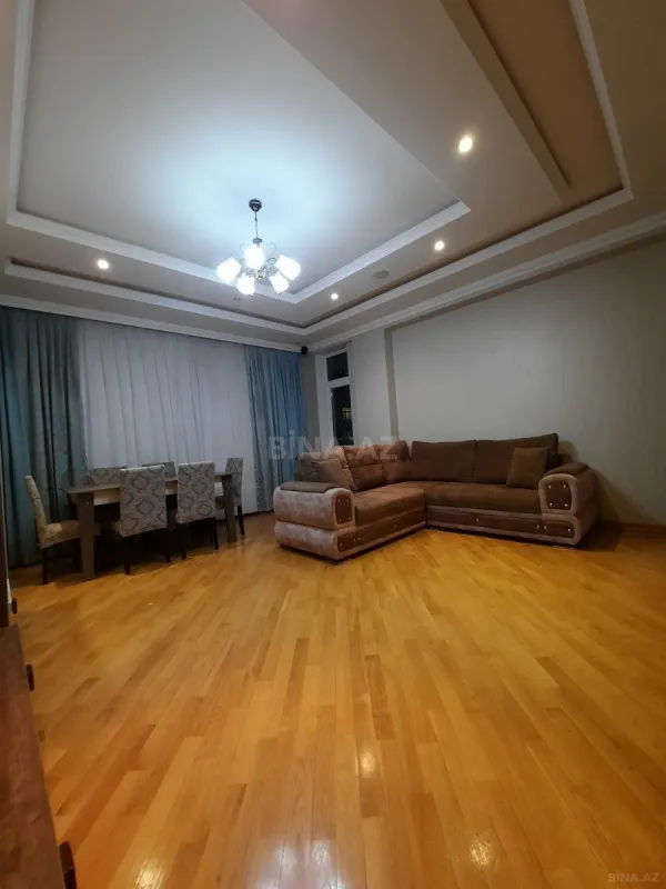 Kirayə verilir 2 otaqlı mənzil 90 m²