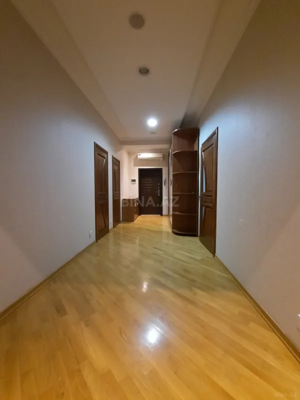 Kirayə verilir 2 otaqlı mənzil 90 m²