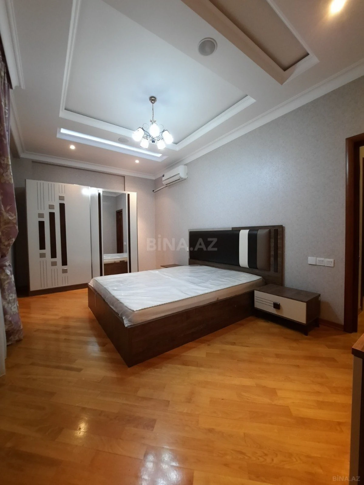 Kirayə verilir 2 otaqlı mənzil 90 m²