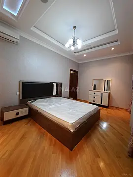 Kirayə verilir 2 otaqlı mənzil 90 m²