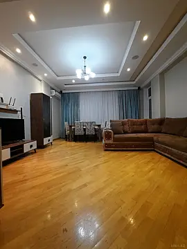 Kirayə verilir 2 otaqlı mənzil 90 m² — Bakı 2 otaq 90.00 m²