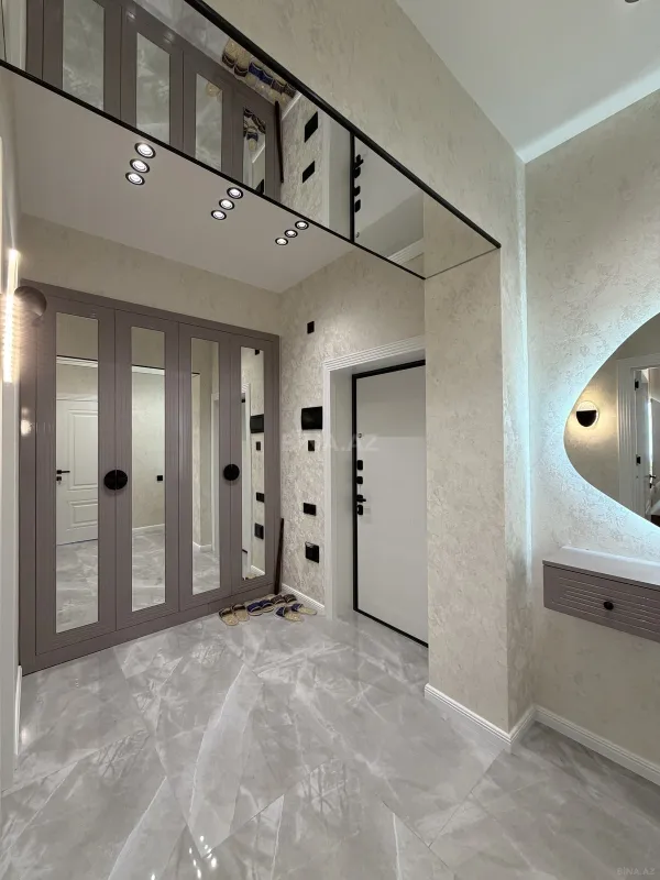 Satılır 2 otaqlı mənzil 67 m²