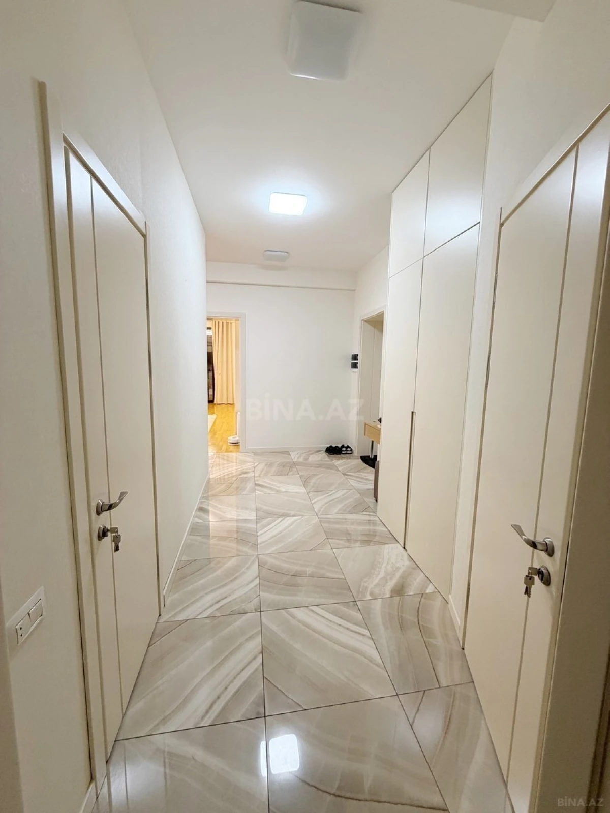 Satılır 2 otaqlı mənzil 100 m²