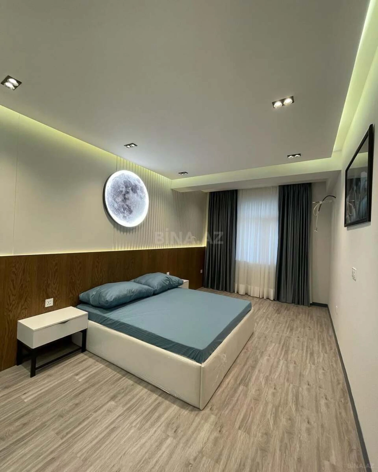 Kirayə verilir 2 otaqlı mənzil 90 m²