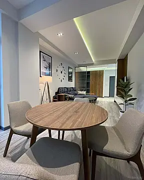 Kirayə verilir 2 otaqlı mənzil 90 m²