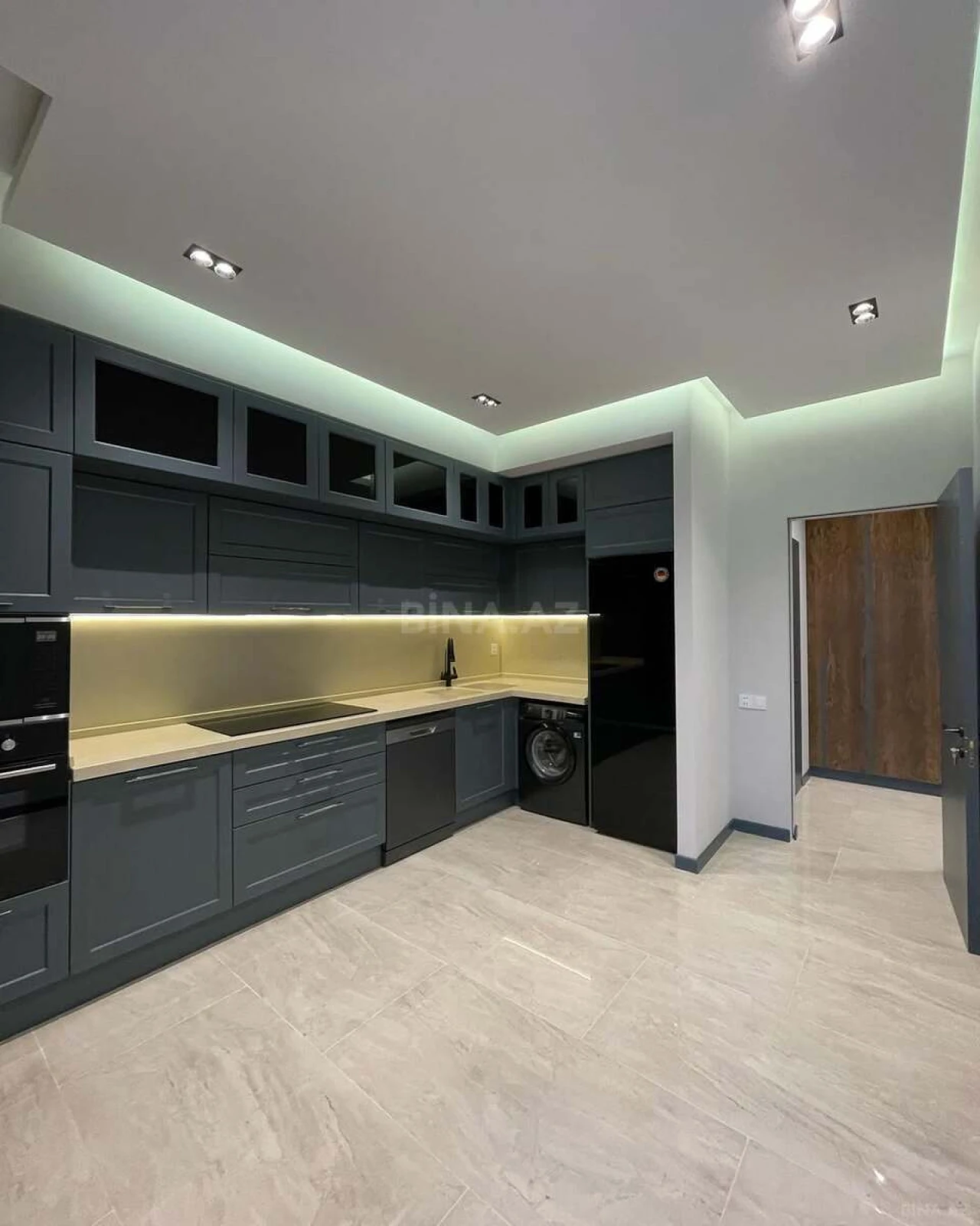 Kirayə verilir 2 otaqlı mənzil 90 m²