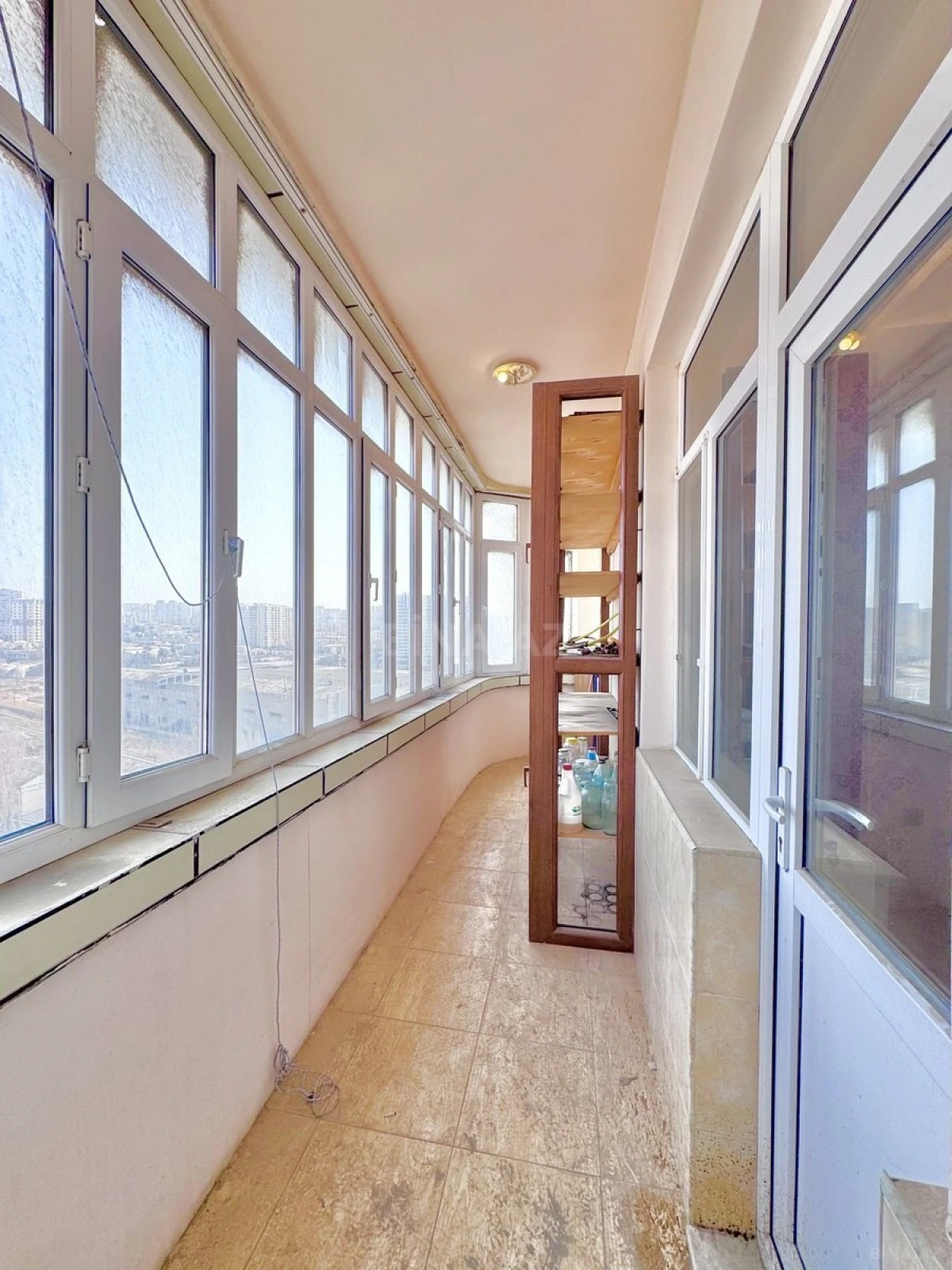 Satılır 3 otaqlı mənzil 142 m²