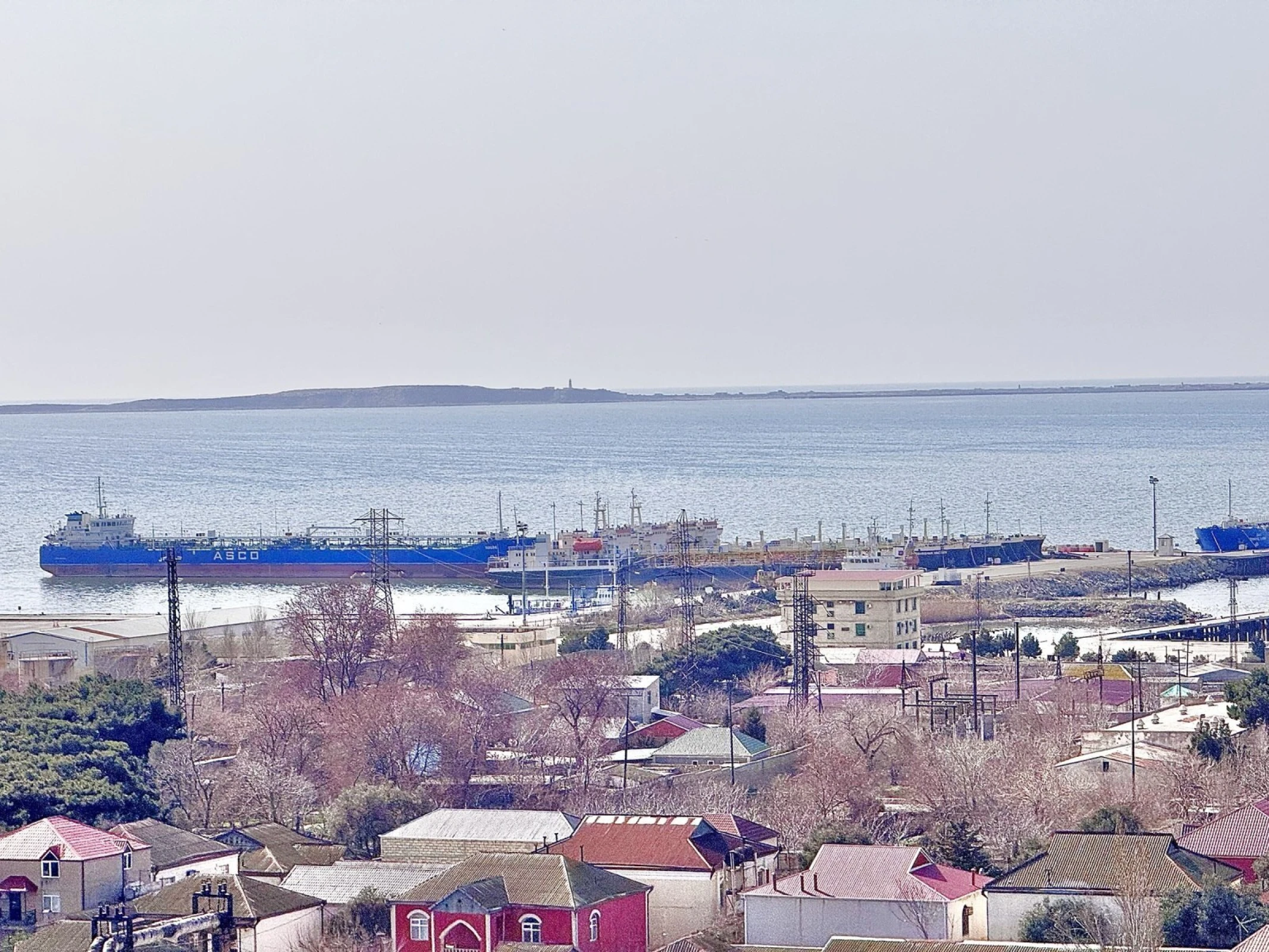 Satılır 3 otaqlı mənzil 142 m²