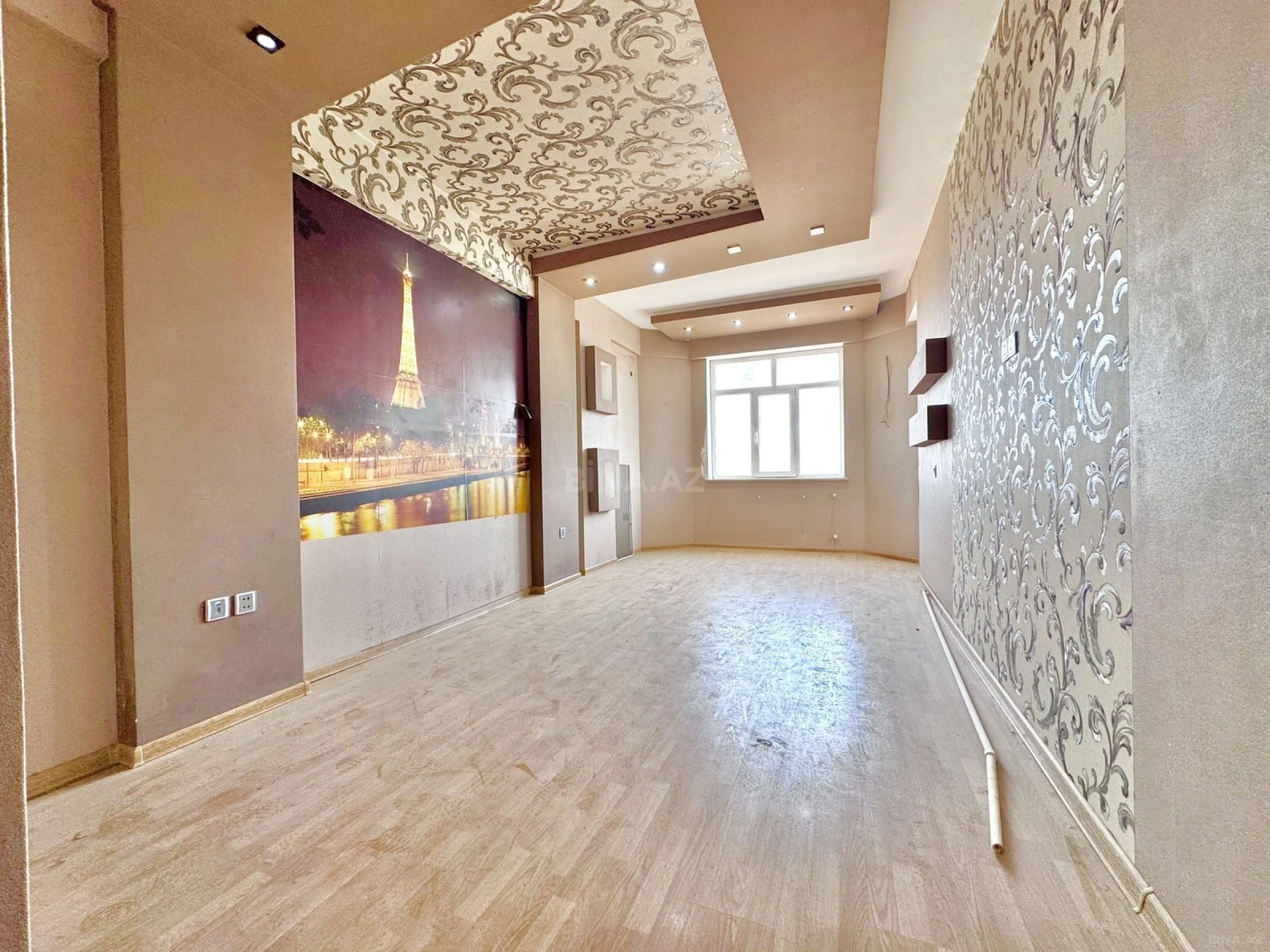 Satılır 3 otaqlı mənzil 142 m²