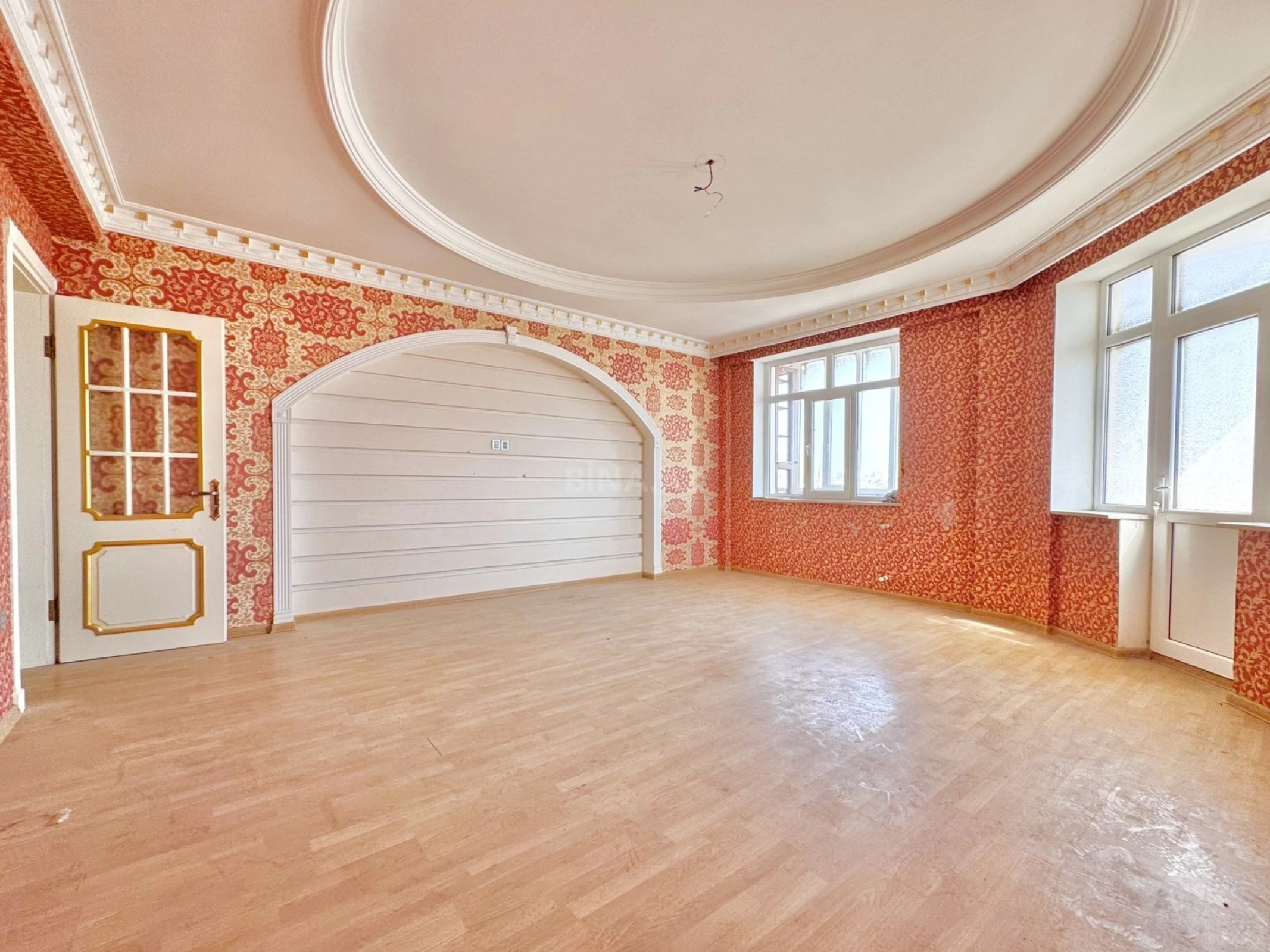 Satılır 3 otaqlı mənzil 142 m²