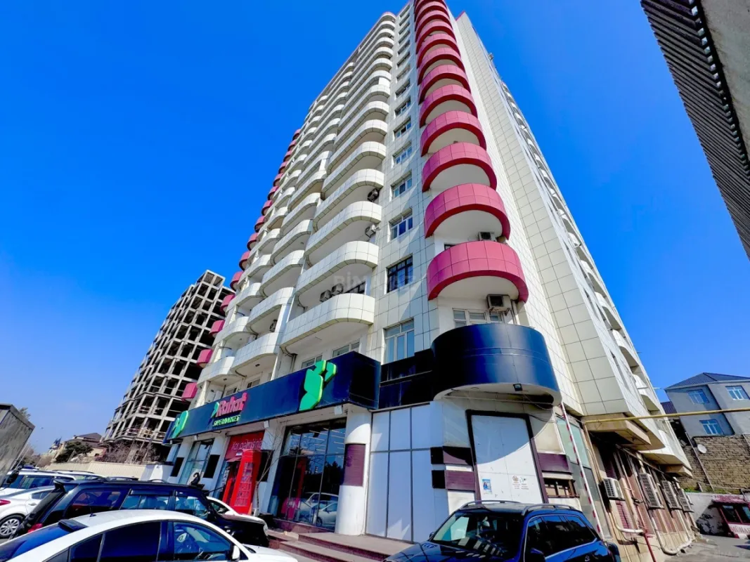 Satılır 3 otaqlı mənzil 142 m²