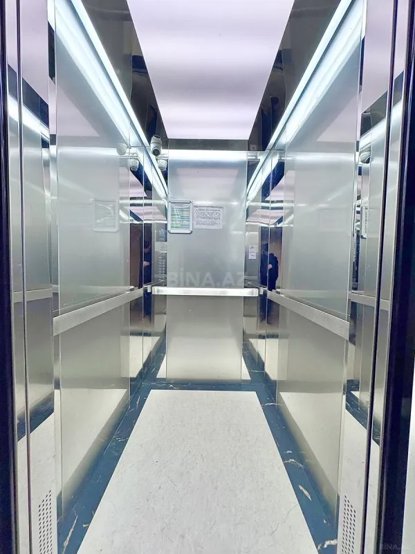 Satılır 3 otaqlı mənzil 142 m²