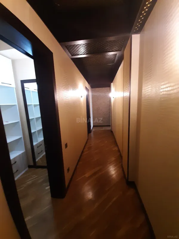 Satılır 2 otaqlı mənzil 93 m²