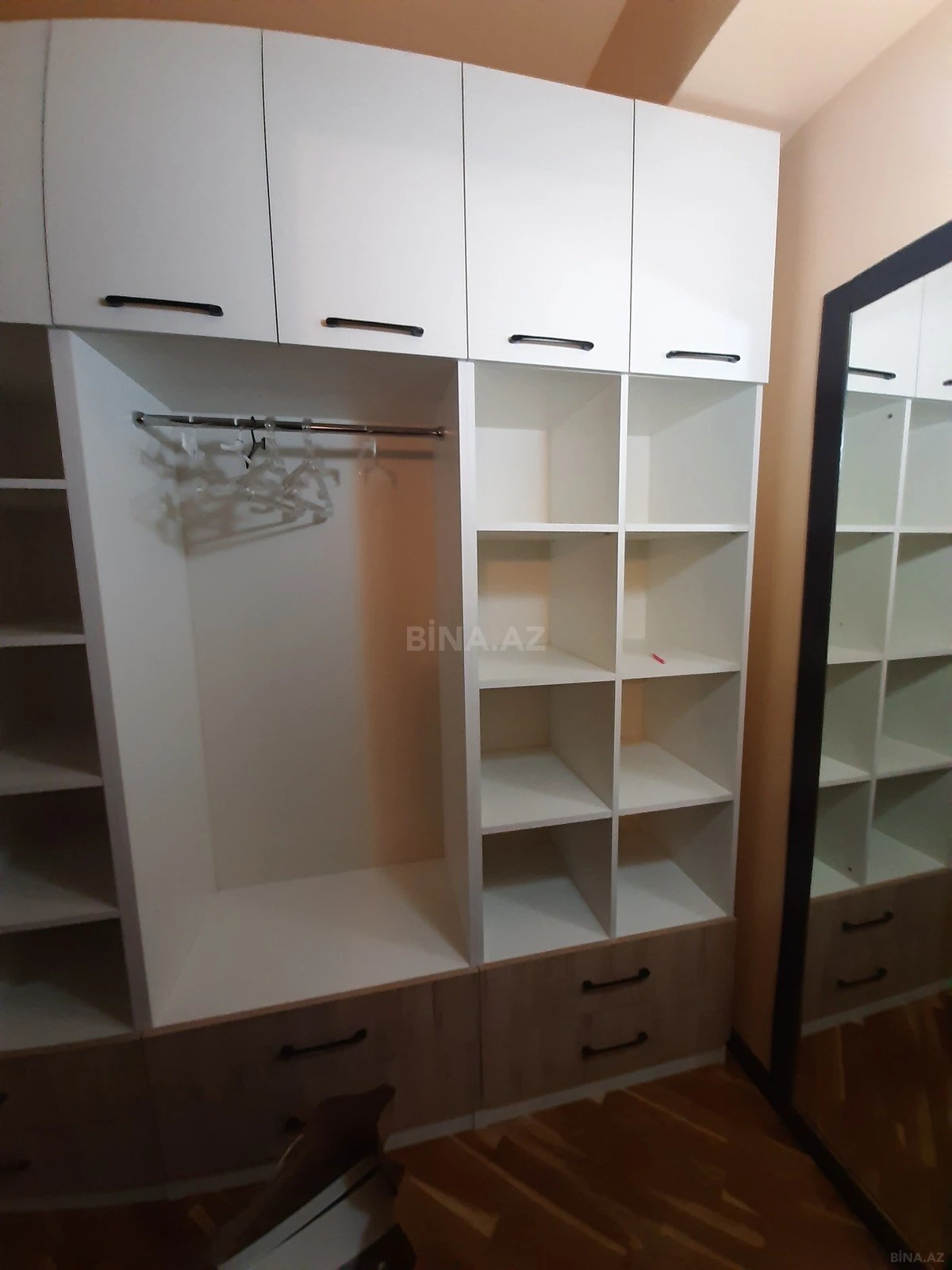 Satılır 2 otaqlı mənzil 93 m²