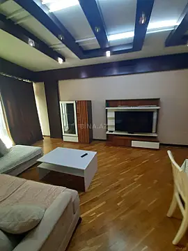 Satılır 2 otaqlı mənzil 93 m²