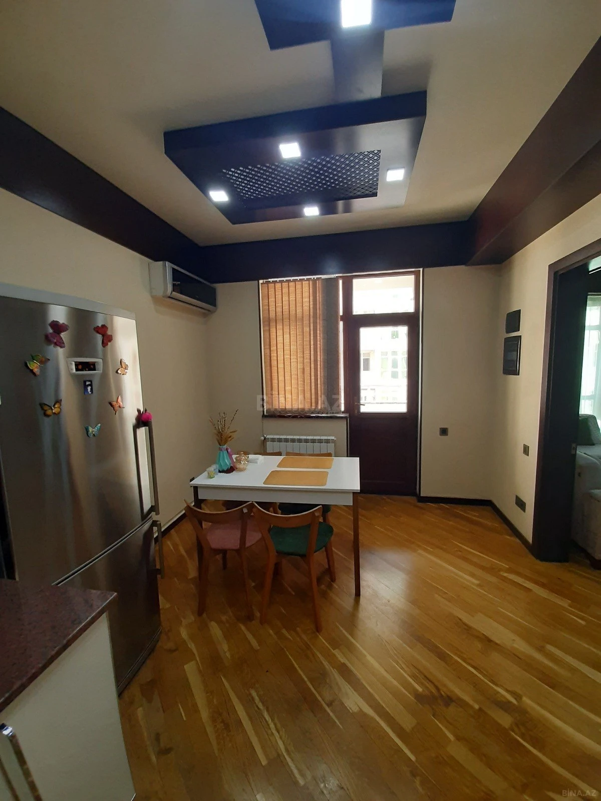 Satılır 2 otaqlı mənzil 93 m²