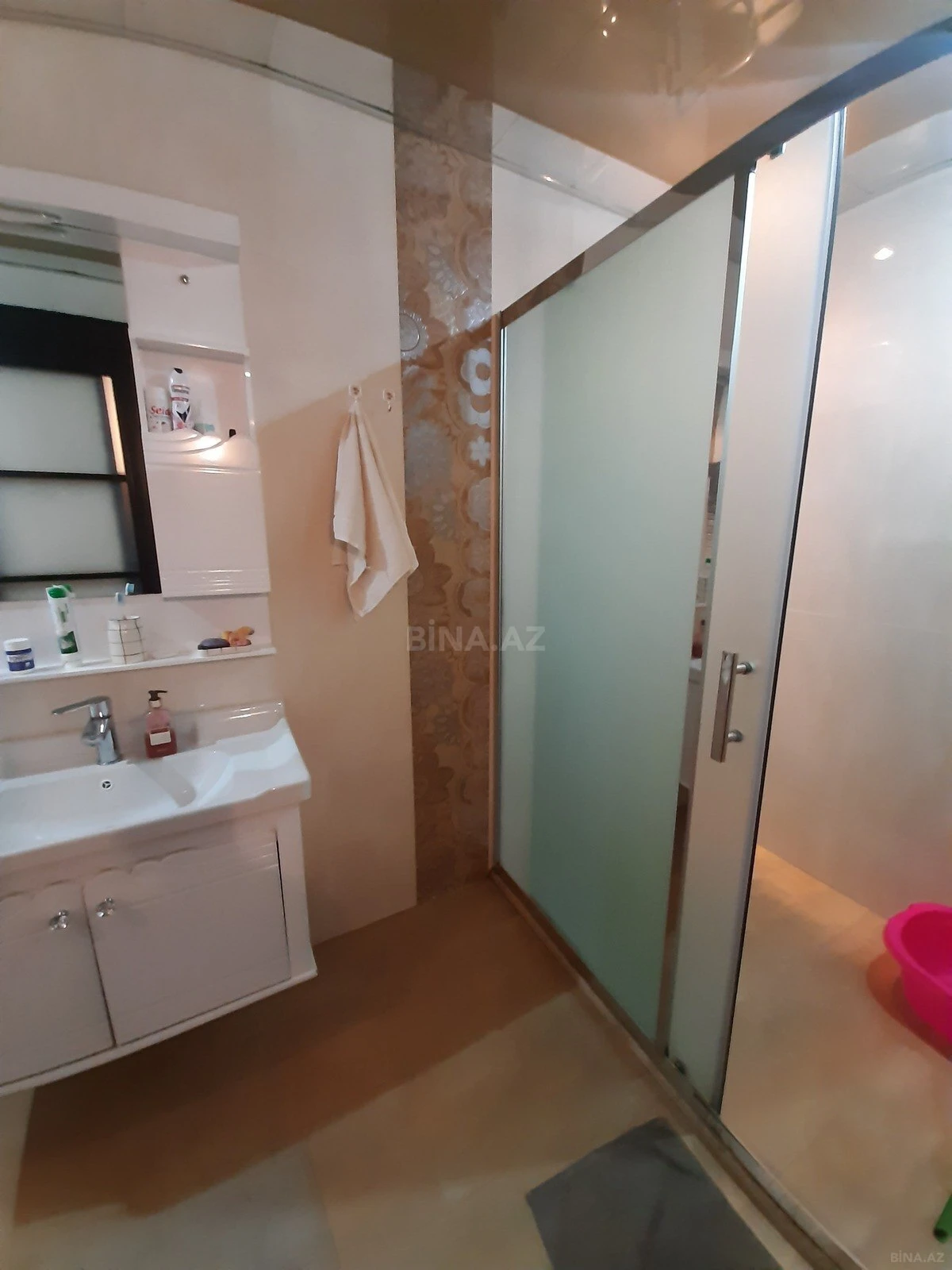 Satılır 2 otaqlı mənzil 93 m²