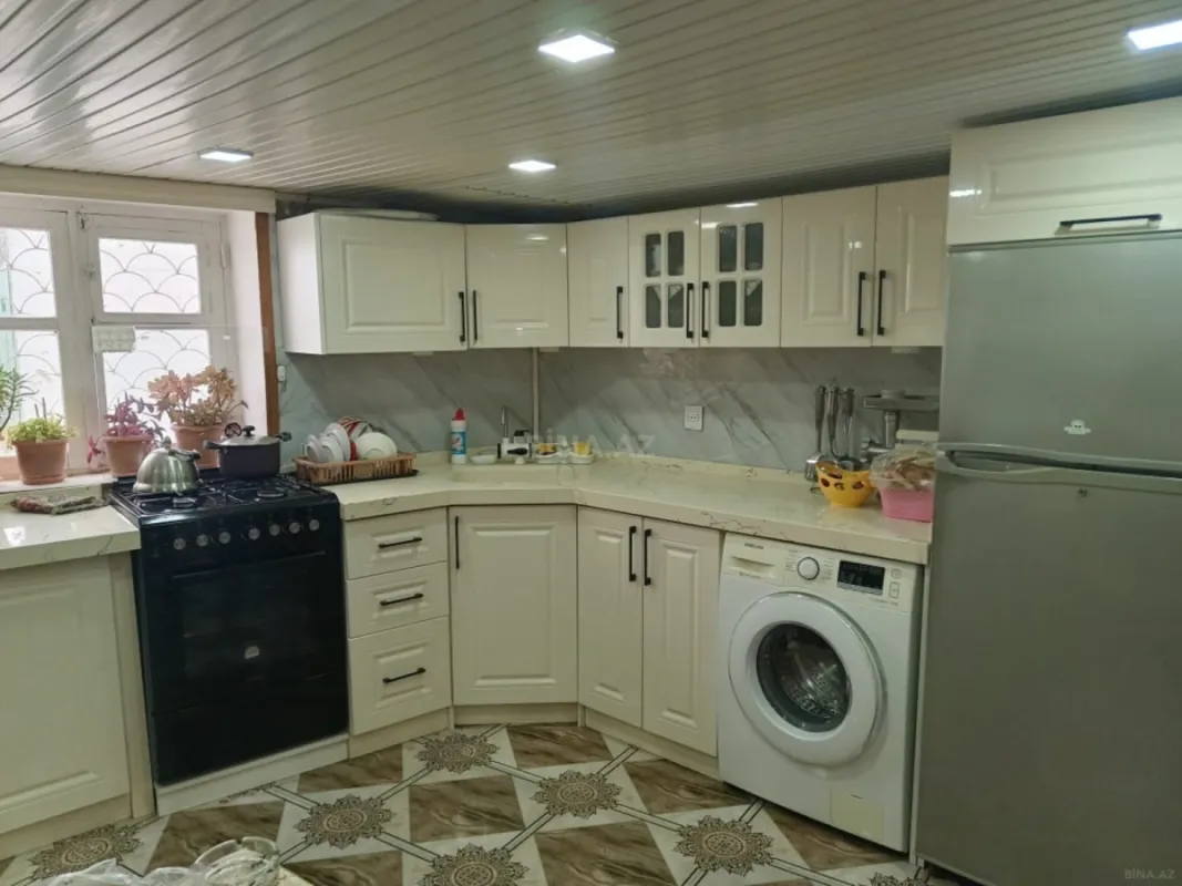 Satılır 4 otaqlı həyət evi 100 m²