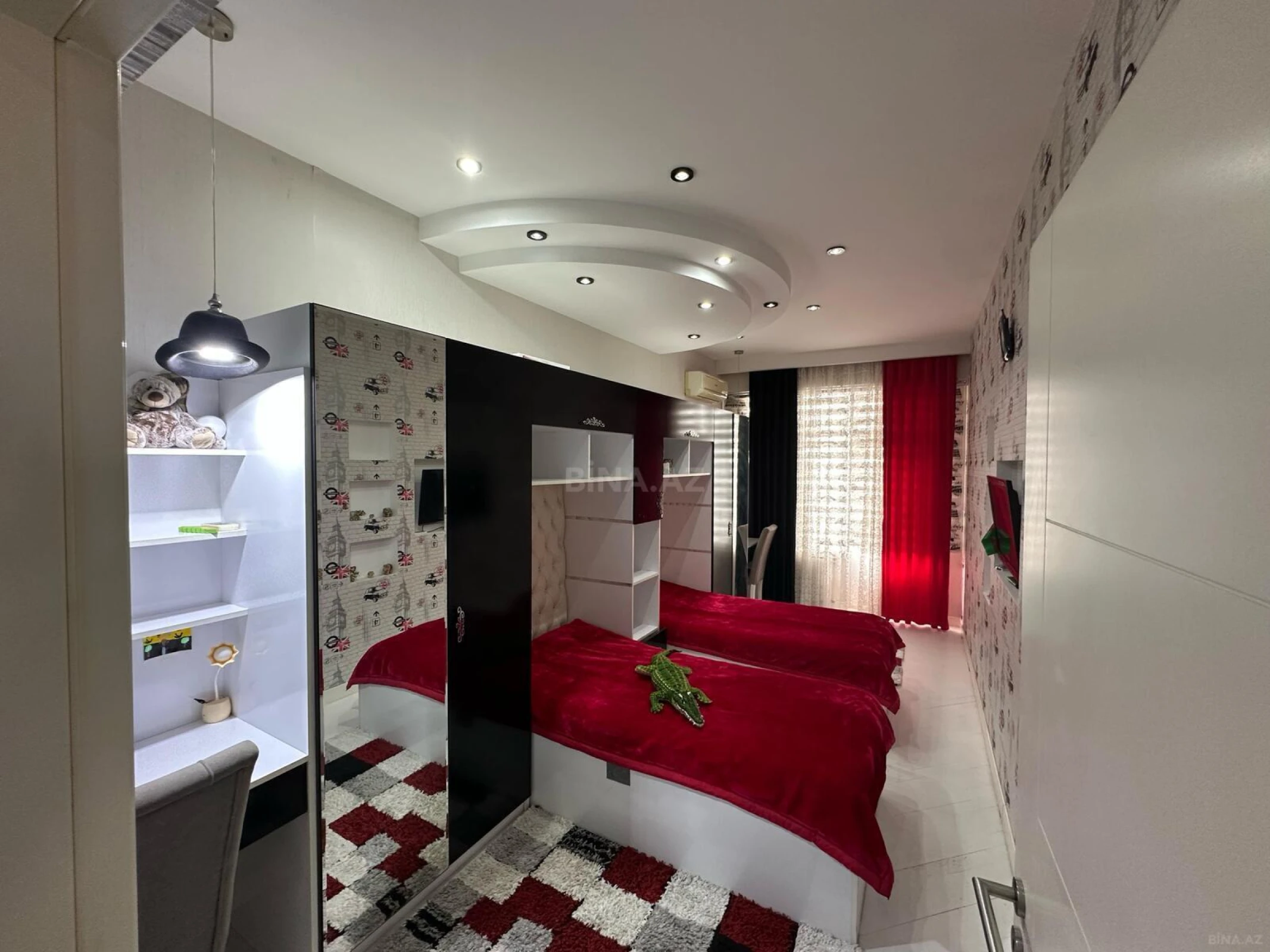 Kirayə verilir 4 otaqlı mənzil 210 m²