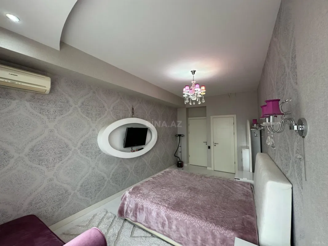 Kirayə verilir 4 otaqlı mənzil 210 m²