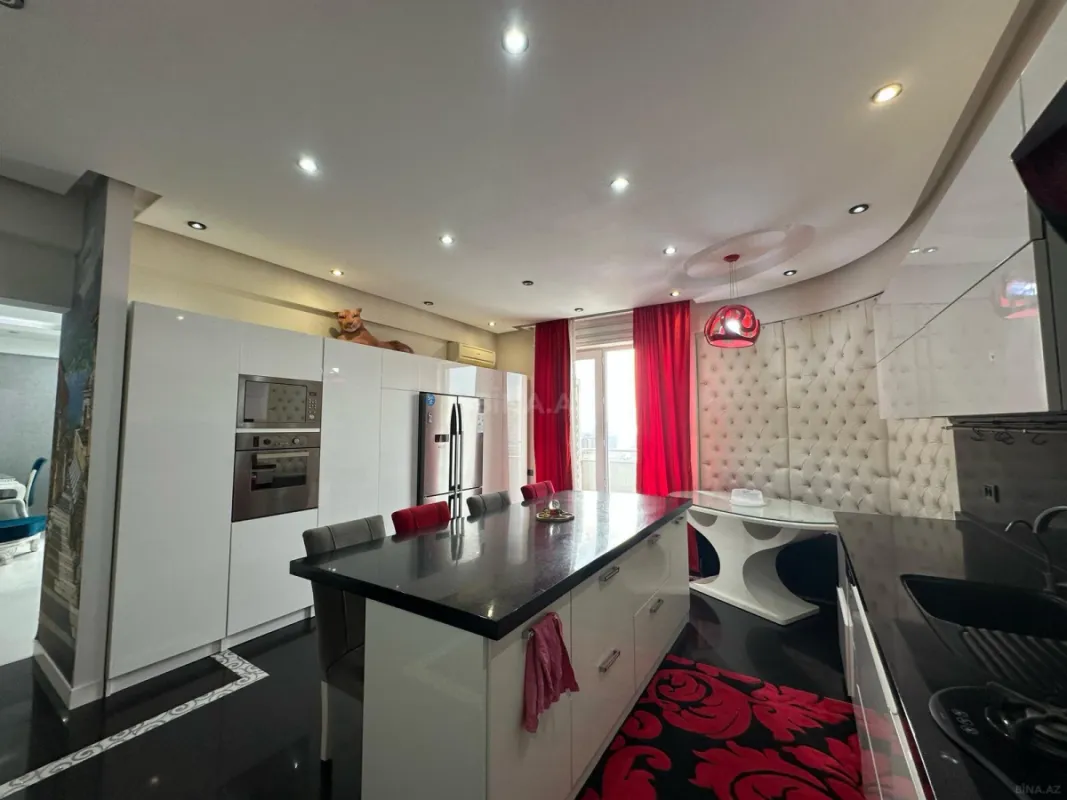 Kirayə verilir 4 otaqlı mənzil 210 m²