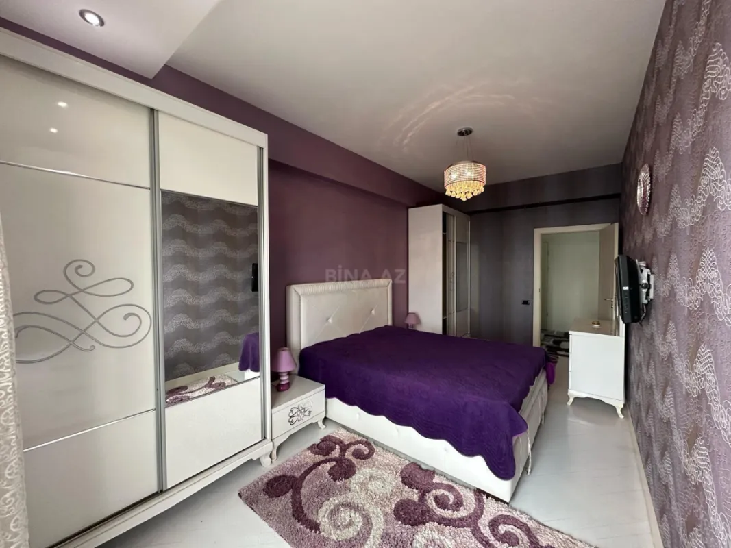 Kirayə verilir 4 otaqlı mənzil 210 m²