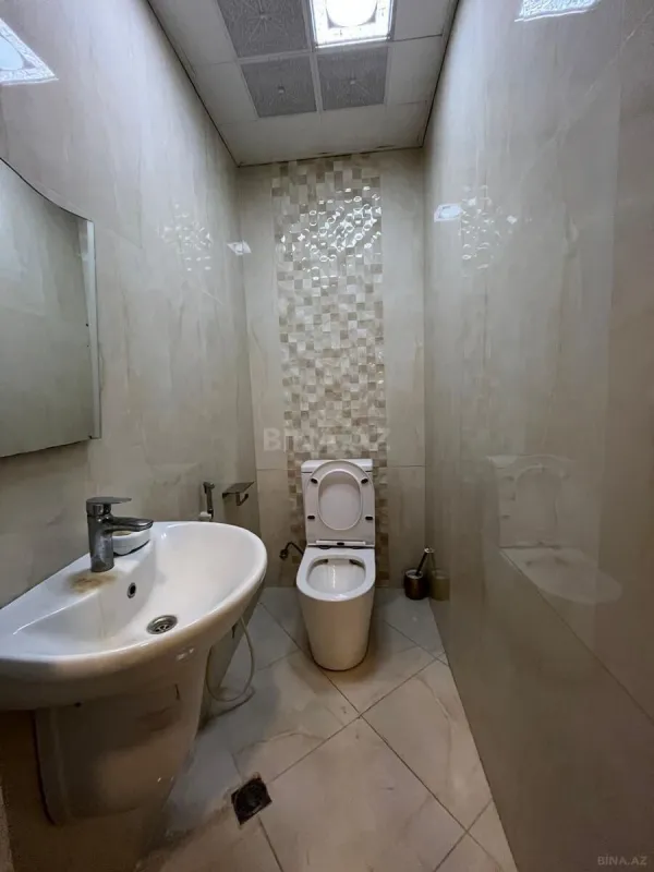 Satılır 3 otaqlı mənzil 135 m²