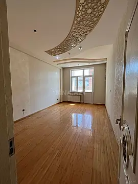 Satılır 3 otaqlı mənzil 135 m² — Bakı 3 otaq 135.00 m²