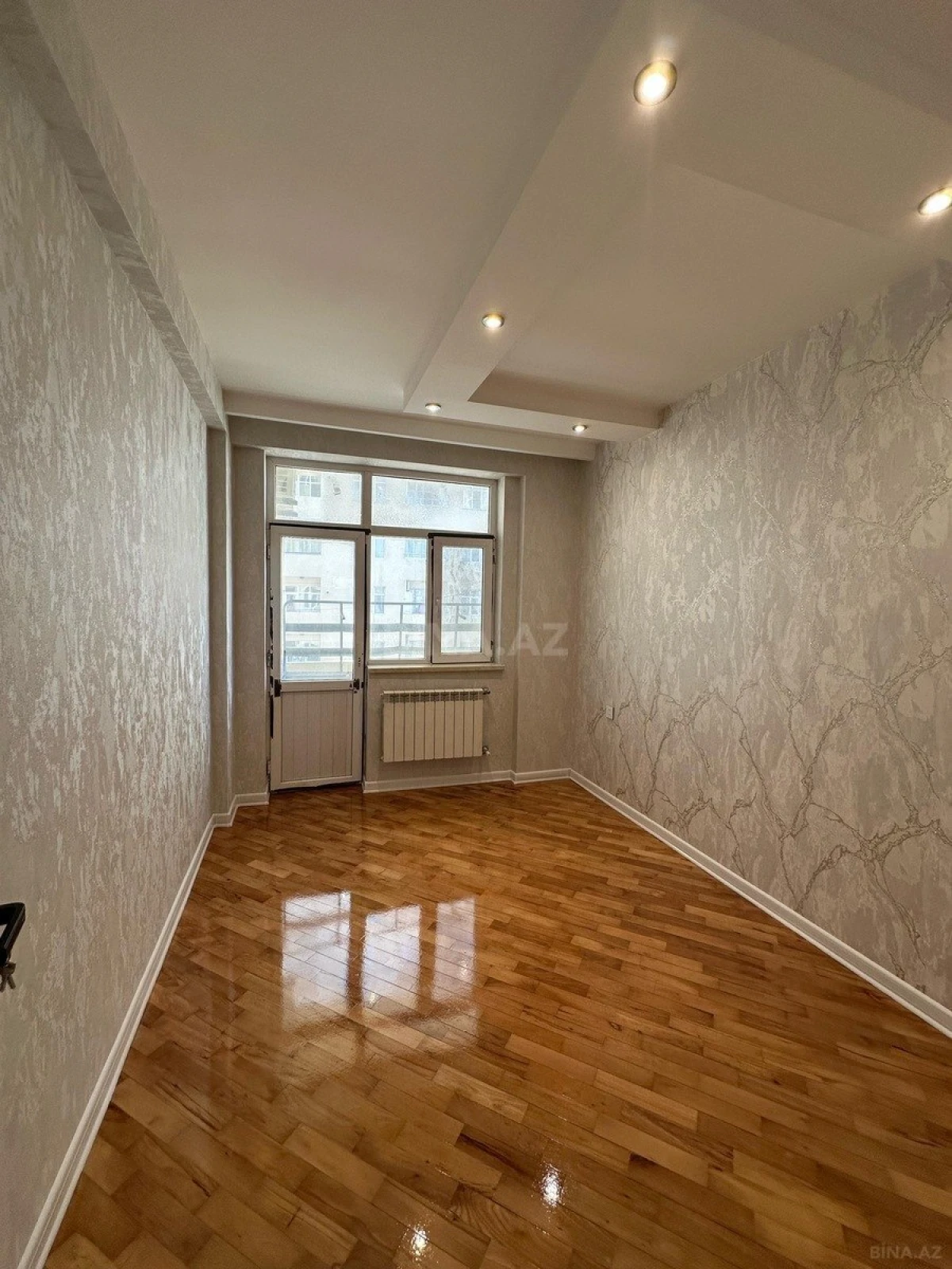 Satılır 2 otaqlı mənzil 68 m²