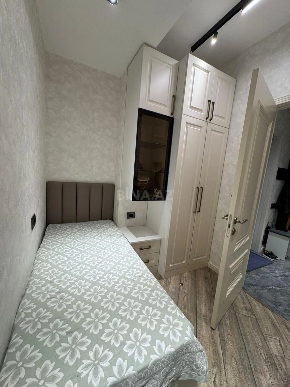 Satılır 3 otaqlı mənzil 77 m²