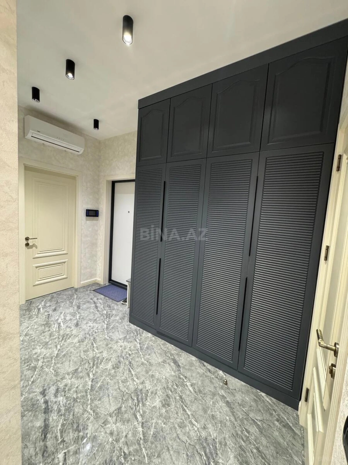 Satılır 3 otaqlı mənzil 77 m²