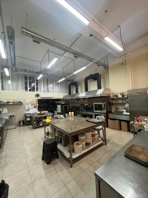 Satılır obyekt 135 m²