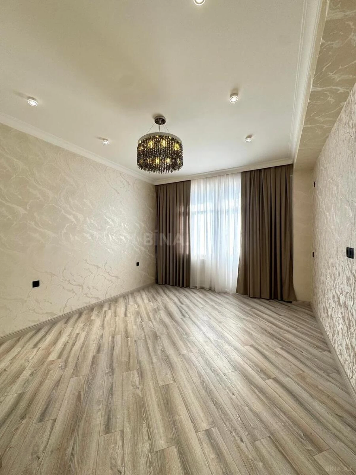 Satılır 3 otaqlı mənzil 86 m²